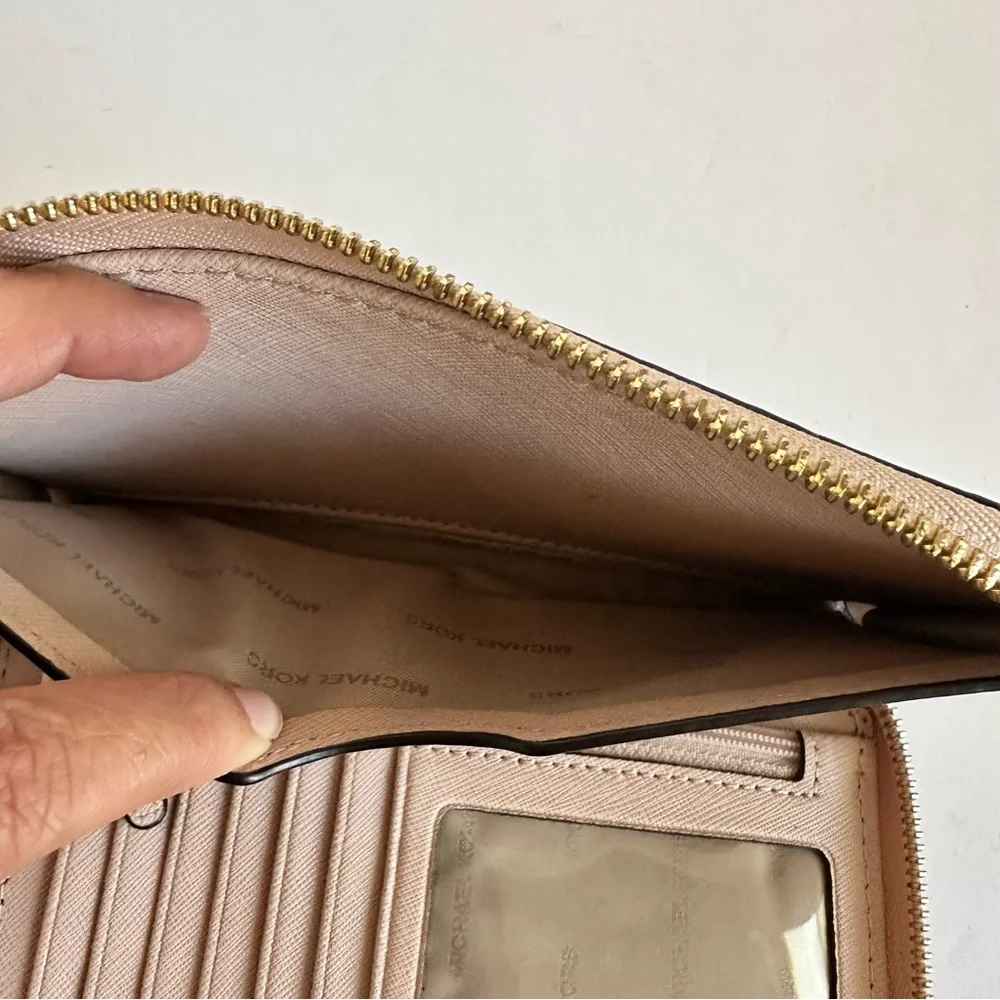 Michael Kors Zip Around‎ Wristlet Wallet Blush Pink Pebbled Leather - Picture 4 of 5